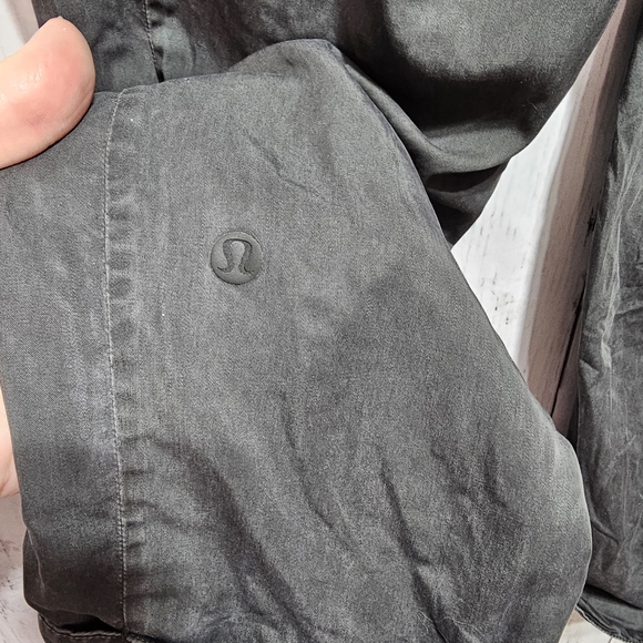 Lululemon Women's Move Lightly Tencel Cargo Pants Cropped 25" Evergreen Size 4. - Picture 9 of 10